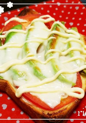 アボカド＆トマトピザwithわさびマヨ-レシピのメイン写真