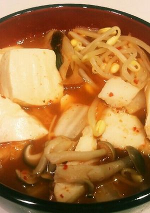 タラ、豆腐、野菜、キノコたっぷりのチゲ-レシピのメイン写真