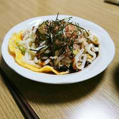 รูปของ ガッツリお好み焼きうどん♪