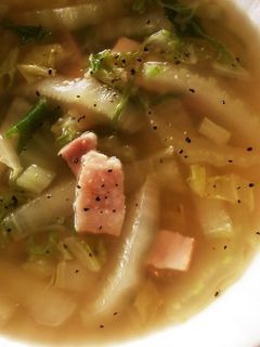 白菜消費に☆くたくた白菜のコンソメスープ-レシピのメイン写真