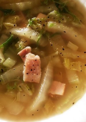 白菜消費に☆くたくた白菜のコンソメスープ-レシピのメイン写真