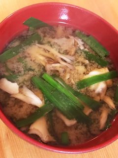 舞茸とニラのお味噌汁-レシピのメイン写真