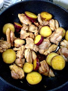 蜂蜜と醤油で!鶏さつまいも甘辛煮-レシピのメイン写真