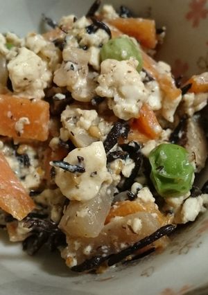 崩し豆腐とひじきのゴマごま♪マヨ和え-レシピのメイン写真