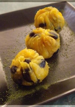 黒豆入りおさつ茶巾しぼり-レシピのメイン写真