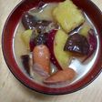 簡単味噌汁☆さつまいもとウインナー