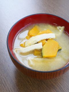 水出汁で、南瓜と油揚げの味噌汁-レシピのメイン写真
