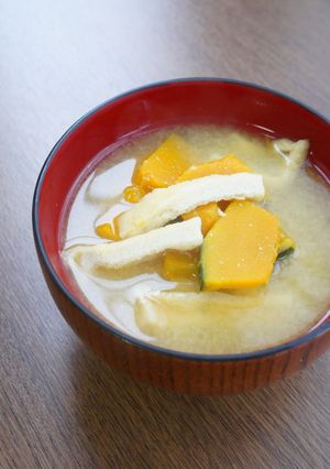 水出汁で、南瓜と油揚げの味噌汁-レシピのメイン写真