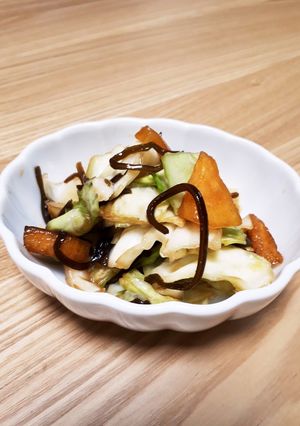 キャベツと柿の塩昆布和え-レシピのメイン写真