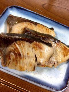 油なしでもふっくら♡鰤の塩焼き-レシピのメイン写真