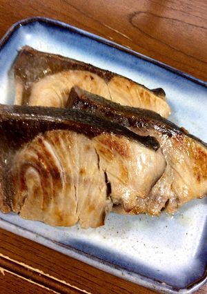 油なしでもふっくら♡鰤の塩焼き-レシピのメイン写真