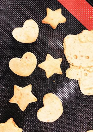 小麦粉なし☆材料3つ低糖質型抜きクッキー-レシピのメイン写真