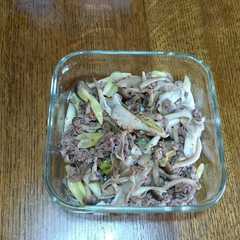 รูปของ 牛肉のキノコ和え