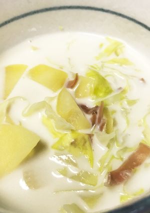 ハムとキャベツとじゃがいものミルクスープ-レシピのメイン写真