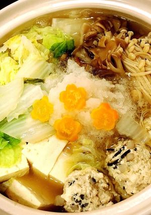 ヘルシー豆腐肉団子入り♡冬野菜のみぞれ鍋-レシピのメイン写真