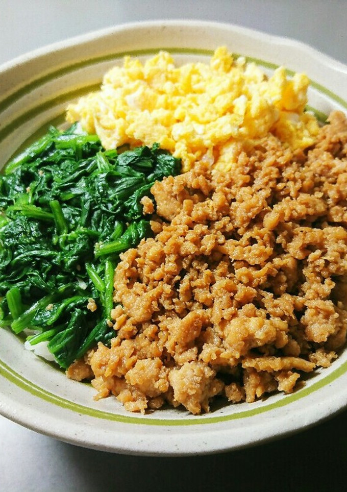 簡単☆ほうれん草の三色そぼろ丼-レシピのメイン写真