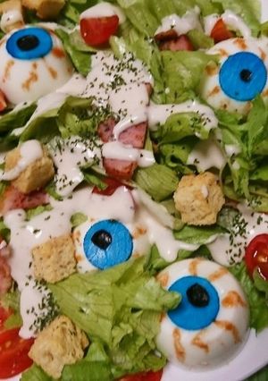 目玉入りシーザーサラダ-レシピのメイン写真