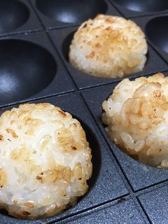 たこ焼き器で焼きおにぎり♪-レシピのメイン写真