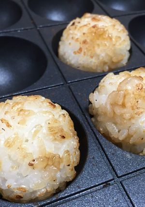 たこ焼き器で焼きおにぎり♪-レシピのメイン写真