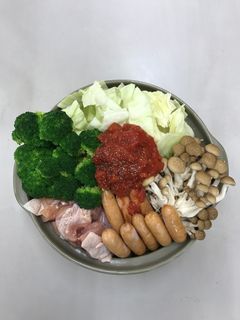 塩糀でスタミナトマト鍋-レシピのメイン写真