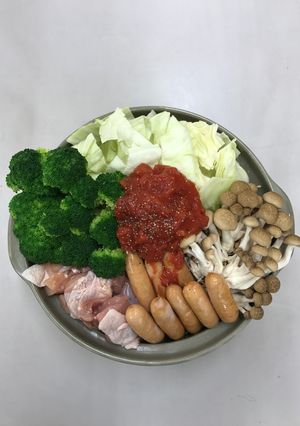 塩糀でスタミナトマト鍋-レシピのメイン写真