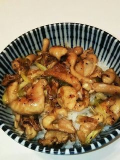 鶏皮のネギ塩丼-レシピのメイン写真