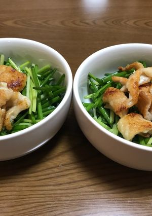 カリカリ鶏皮と万能ねぎのおつまみ☆-レシピのメイン写真