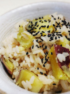 ほうじ茶で炊く【香ばしい薩摩芋ご飯】-レシピのメイン写真