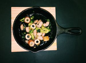スキレットで海老とちくわのアヒージョ-レシピのメイン写真
