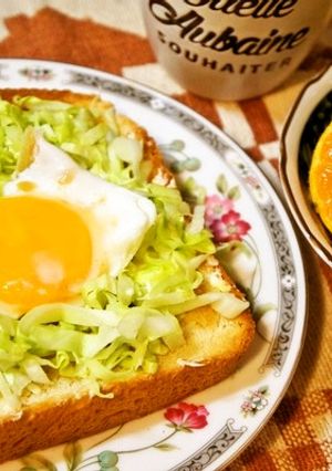 つゆがポイント♪巣ごもり玉子風のっけパン-レシピのメイン写真