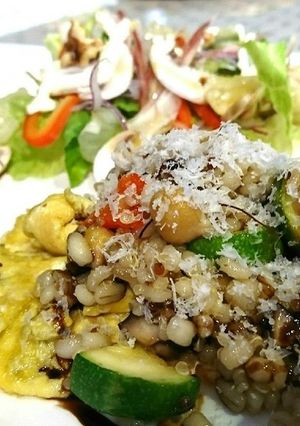 餅麦キヌアのオムレツサラダ♥️オムキヌア-レシピのメイン写真