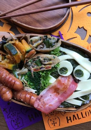 ハロウィンに♡ベロ出しミイラ♡海苔弁♡-レシピのメイン写真