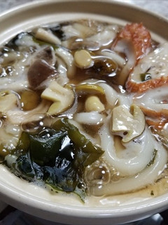 シモフリシメジとシモコシの鍋焼きうどん-レシピのメイン写真