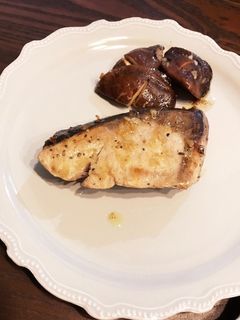 簡単!フライパンで、ブリのガーリック焼き-レシピのメイン写真