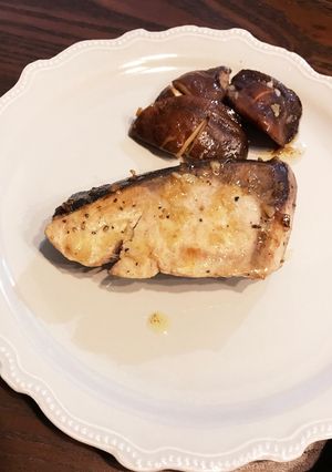 簡単!フライパンで、ブリのガーリック焼き-レシピのメイン写真