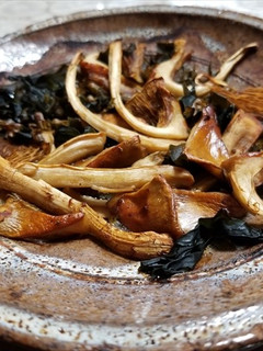 ヌメリスギタケの焼きキノコ・エゴマ入り-レシピのメイン写真