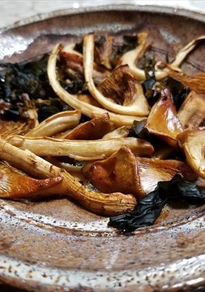 ヌメリスギタケの焼きキノコ・エゴマ入り-レシピのメイン写真