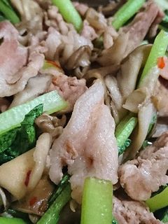 豚肉と小松菜とキノコの炒め物-レシピのメイン写真