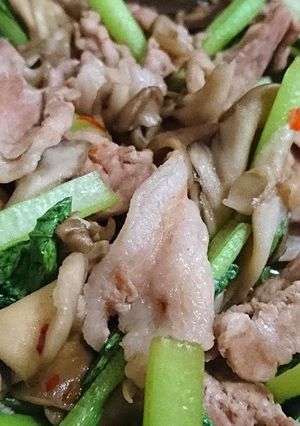 豚肉と小松菜とキノコの炒め物-レシピのメイン写真