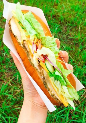 野菜たっぷり　梅deサラダチキンサンド-レシピのメイン写真