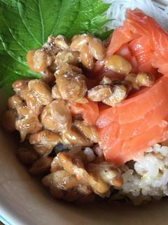 納豆とサーモン切り落とし丼-レシピのメイン写真