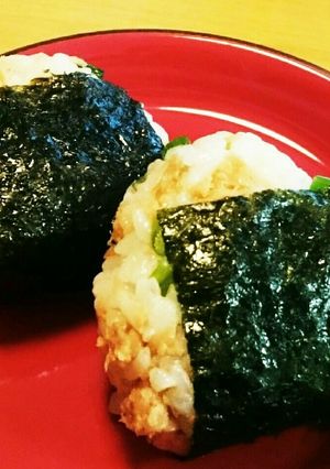 米油で鮭フレークのオイルおにぎり-レシピのメイン写真