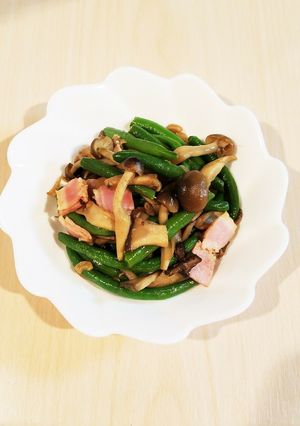 キノコとインゲンのニンニクバター醤油炒め-レシピのメイン写真