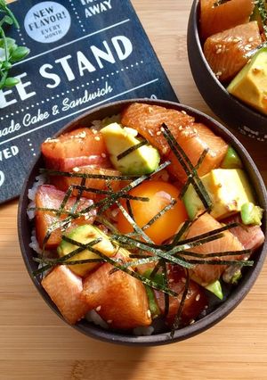 【簡単】切って混ぜて漬けるだけ！ポキ丼！-レシピのメイン写真