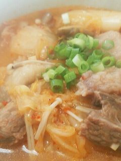 牛スジ肉と野菜たっぷりのキムチ鍋-レシピのメイン写真