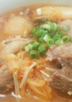 牛スジ肉と野菜たっぷりのキムチ鍋-レシピのメイン写真