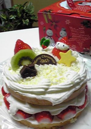 簡単ホワイト☆クリスマスＣＡＫＥ *ﾟ✲-レシピのメイン写真