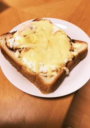 超簡単！ズボラ！目玉焼き照りチーズパン-レシピのメイン写真