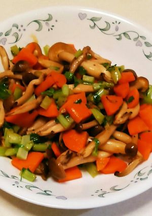 にんじん、しめじ、大根の葉の炒め物-レシピのメイン写真