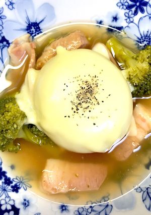 簡単なチーズ玉ねぎまるごとコンソメ煮込み-レシピのメイン写真